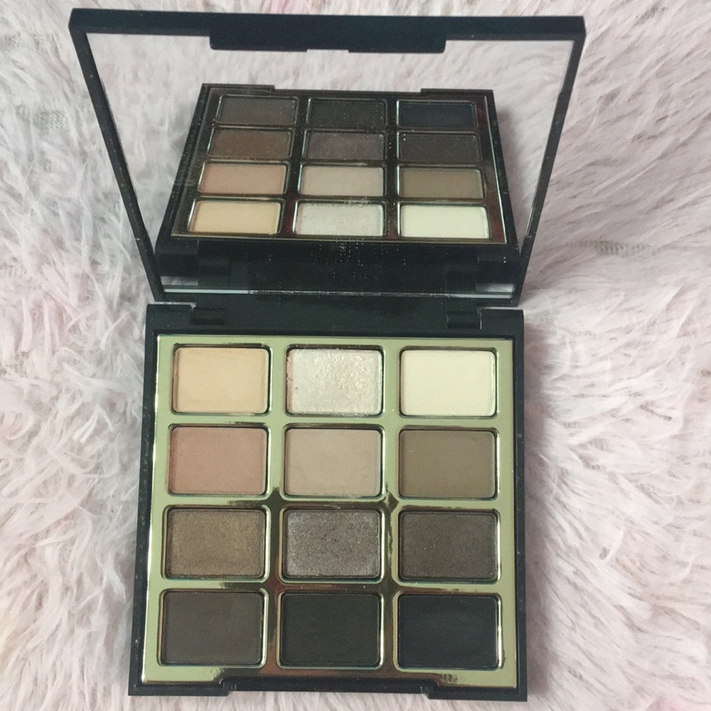 Milani Soft and Sultry Eyeshadow palette